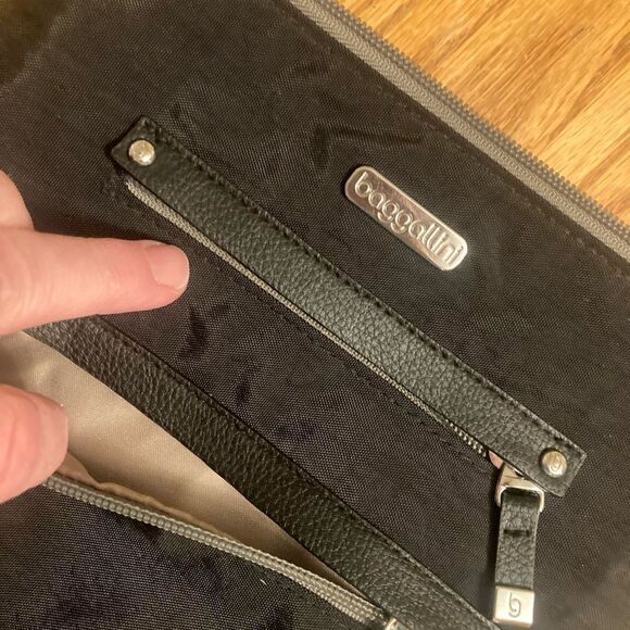 Baggallini Black Nylon Crossbody Bag - Picture 3 of 7